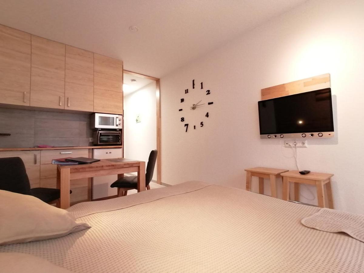 Studio 20Qm Mit Balkon Und Innenpool - 22040 Шлухзее Экстерьер фото